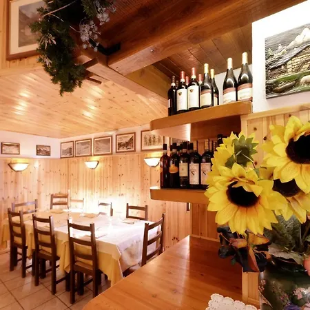& Ristorante Serenella ホテル