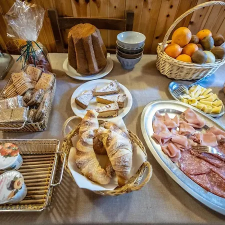 & Ristorante Serenella ホテル